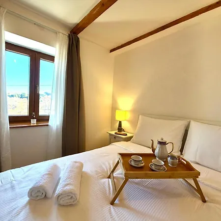Villa Billubium - Dalmatian Stone House With Private Heated Pool