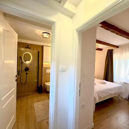 Villa Billubium - Dalmatian Stone House With Private Heated Pool *